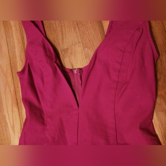 Solemio Fuchsia Body Con Deep V-Neck Tank Style Dress Ladies Medium USA Edgy - Picture 4 of 5